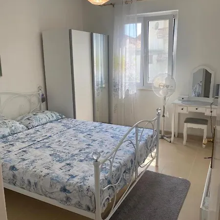 Id148domuskova Apartment *